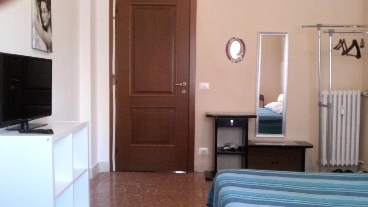 Affittacamere , Rooms Near Trastevere Station Roma Exterior foto